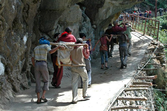Palki service for the Kedarnath trek