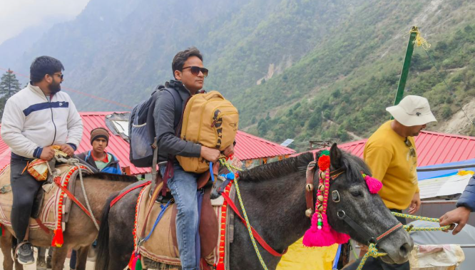 Pony ride for the Kedarnath trek